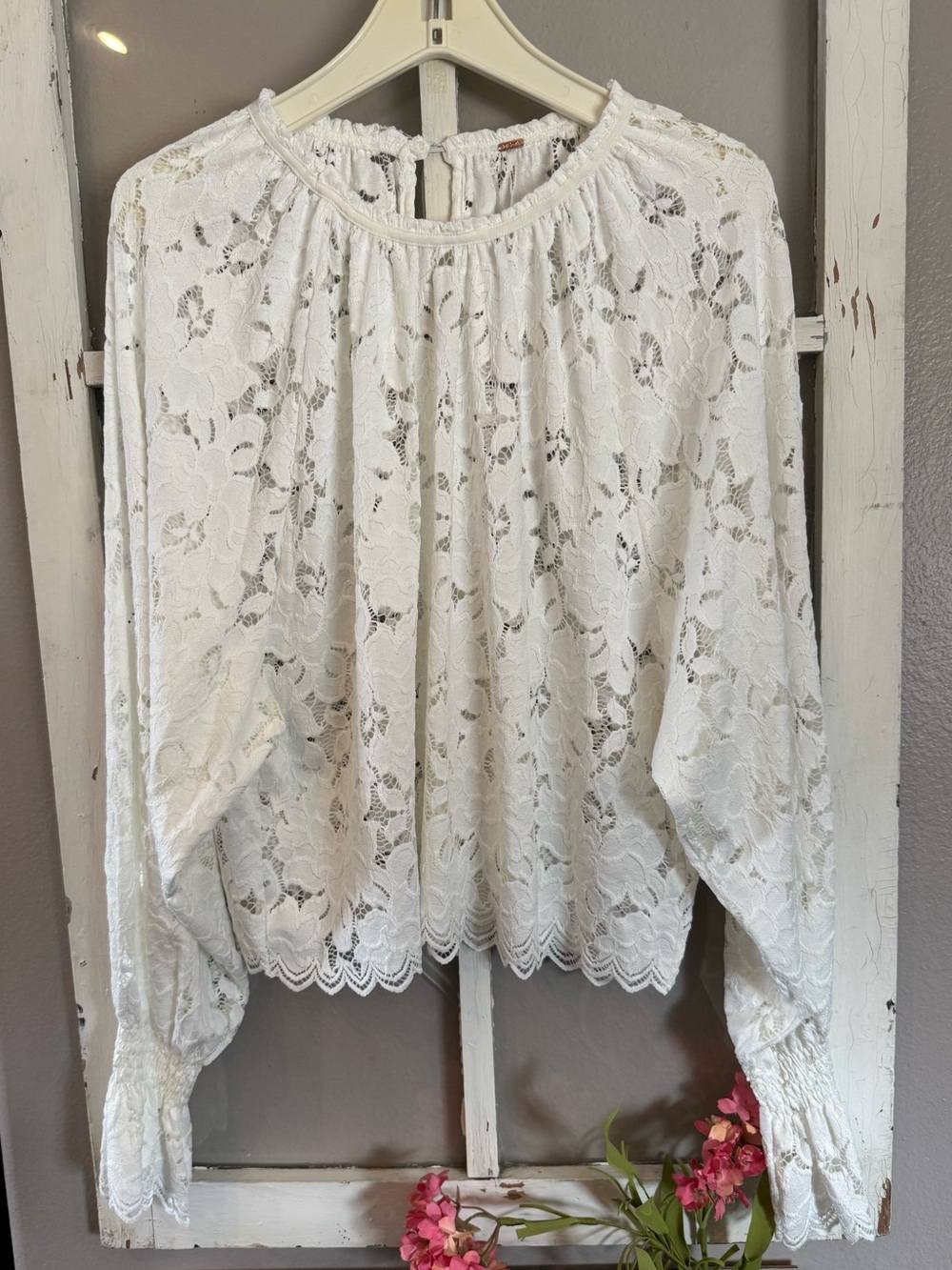 Free People ivory Floral Lace top…NWT!